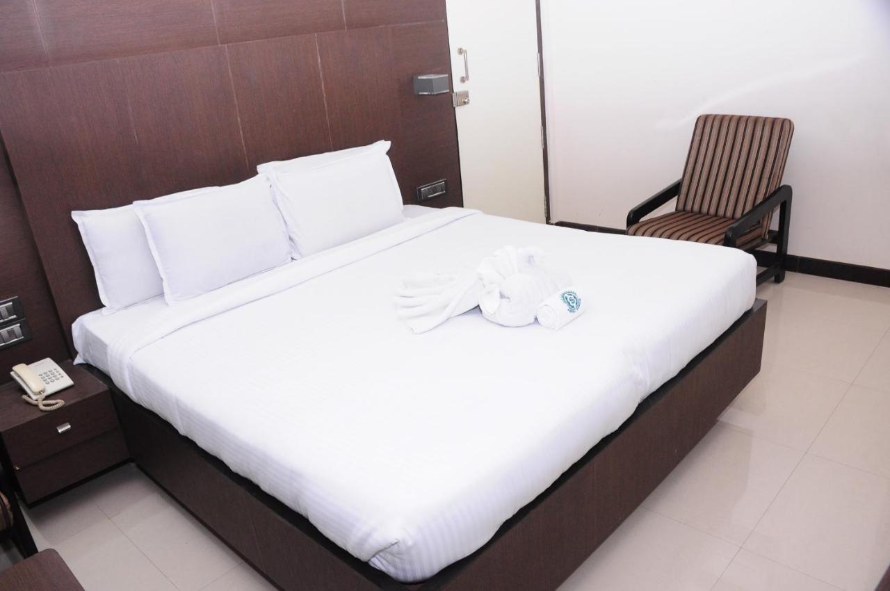 Hotel Surya Rājahmundry 외부 사진