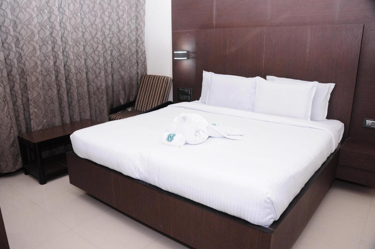 Hotel Surya Rājahmundry 외부 사진